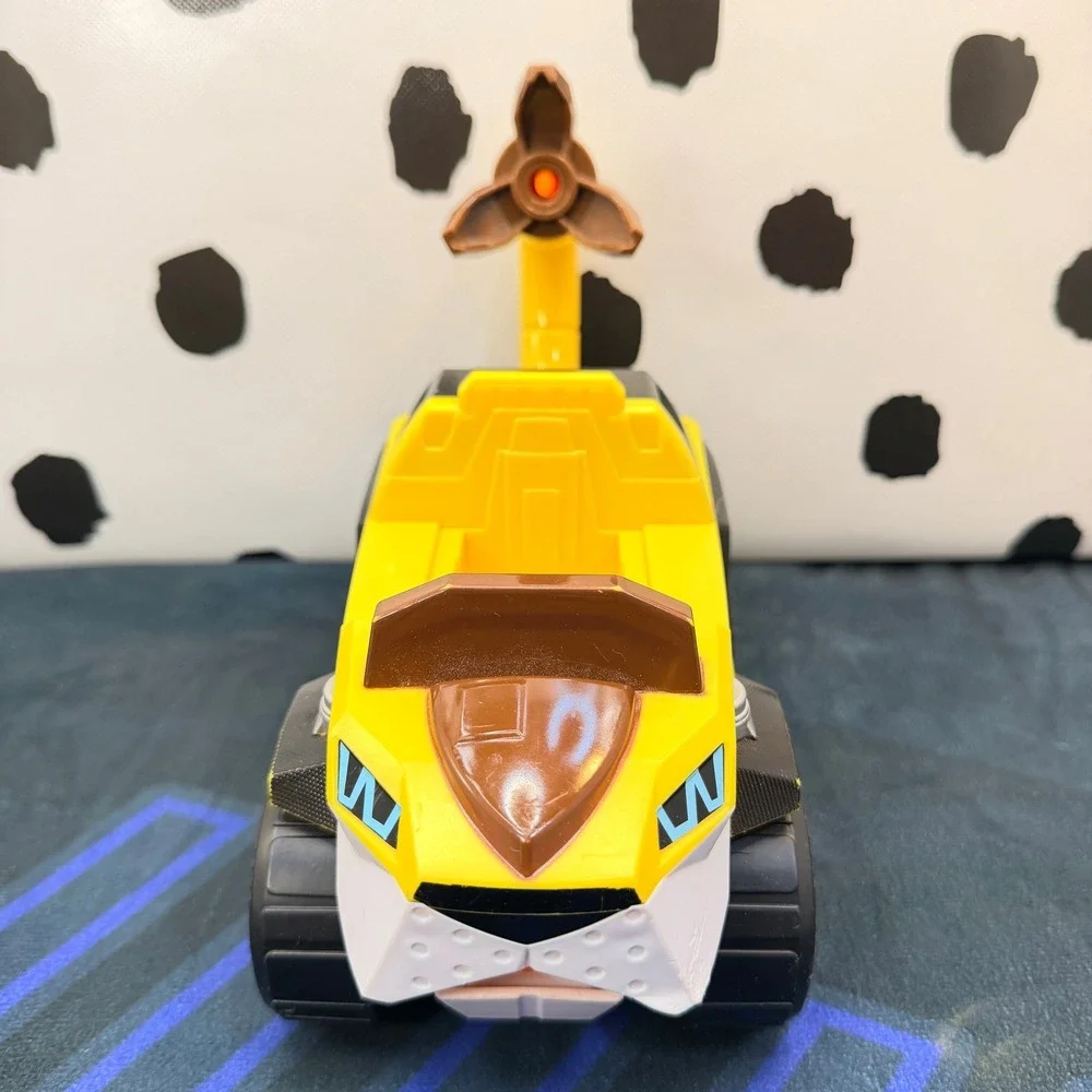 Paw Patrol Cat Pack Leo Vehicle Big Cat Deluxe Car Toy Yellow